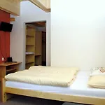 Mladost Remata Rásztony